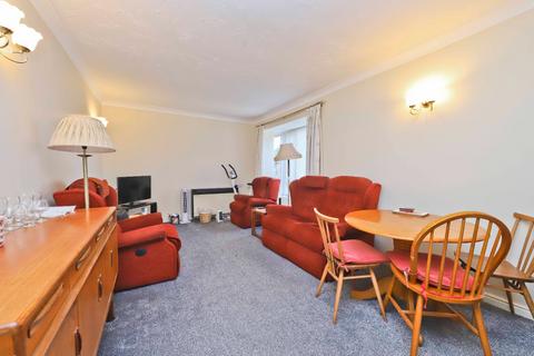 1 bedroom apartment for sale, Maple Court, Pinner HA5