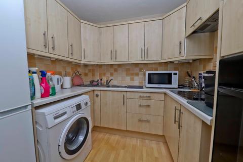 1 bedroom apartment for sale, Maple Court, Pinner HA5