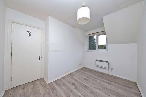 2 bedroom apartment for sale, Granville Place, Pinner HA5