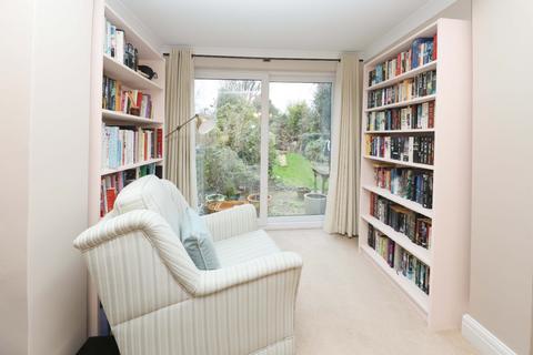 19 Cannonbury Avenue, Pinner, HA5 1TW