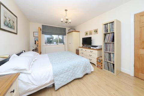 19 Cannonbury Avenue, Pinner, HA5 1TW