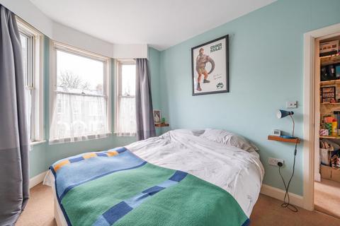 2 bedroom flat for sale, Petersfield Road, Acton