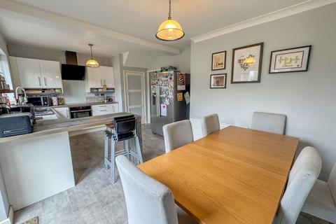 88 Denton Avenue, Westcliff-on-sea, SS0 0JX