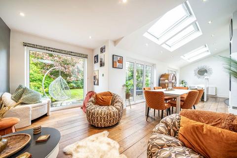 undefined, Green Street, Sunbury-On-Thames TW16