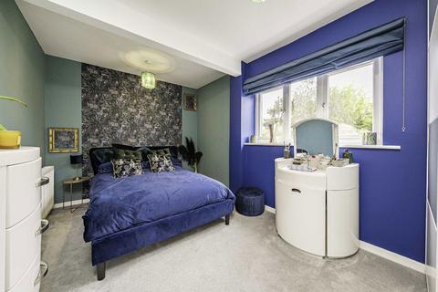 114 Green Street, Sunbury-on-thames, TW16 6QJ