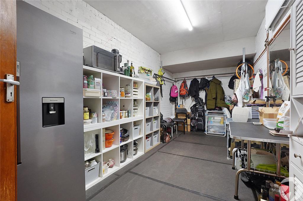 Garage/Gym