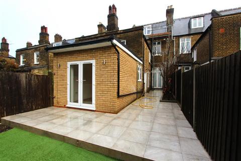 2 bedroom flat to rent, 36 Willoughby Road, London N8