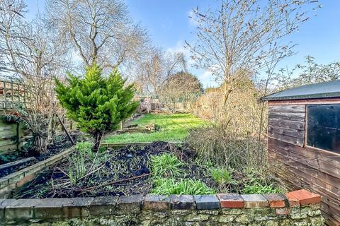 3 bedroom end of terrace house for sale, Birchfield Road, Wellingborough NN8