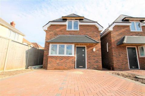 3 bedroom detached house to rent, Parkstone , Poole