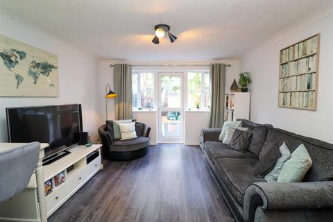 8 Bechin Close, Church Crookham, Fleet, GU52 6DJ