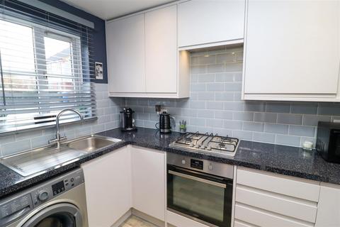 8 Bechin Close, Church Crookham, Fleet, GU52 6DJ