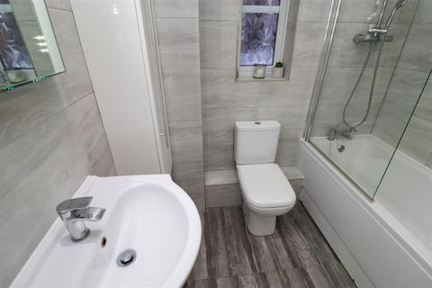 8 Bechin Close, Church Crookham, Fleet, GU52 6DJ