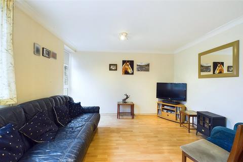 3 bedroom maisonette for sale, Pares Close, Surrey GU21