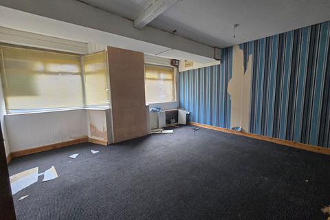 undefined, High Street, Swansea SA8