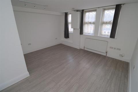 2 bedroom flat to rent, Byron Road, Wealdstone, Harrow