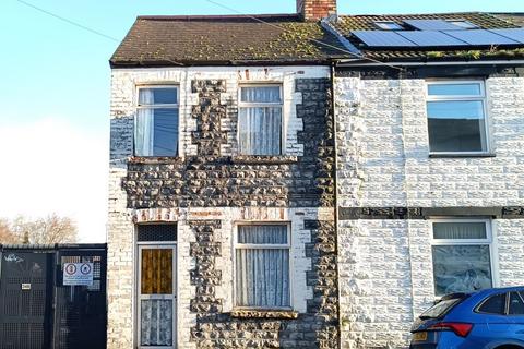 3 bedroom end of terrace house for sale, 1 Lee Road, Barry, CF63 1DA