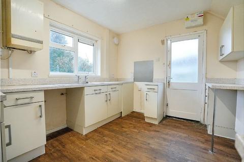 6 Barrow Green, Chippenham, SN15 1BE