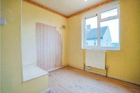 6 Barrow Green, Chippenham, SN15 1BE