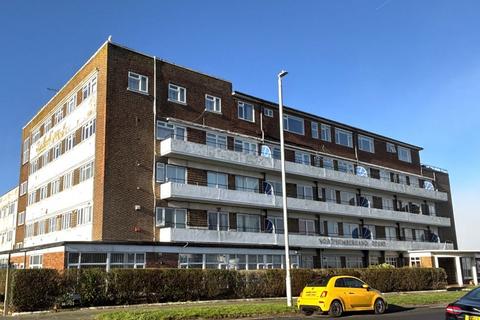 2 bedroom flat for sale, 27 Northumberland Court, Northumberland Avenue, Margate, CT9 3BS