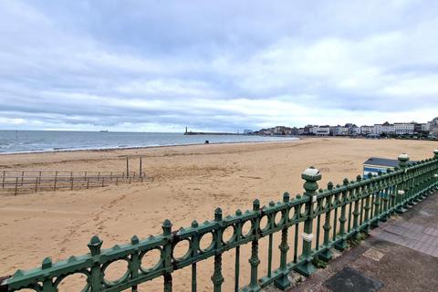 2 bedroom flat for sale, 4(D) Arlington House, All Saints Avenue, Margate, CT9 1XR