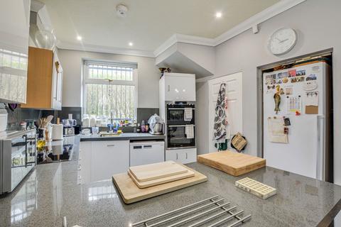 99 Alkincoats Road, Colne, BB8 9QQ