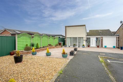 3 bedroom bungalow for sale, Conway Drive, Pagham, Bognor Regis