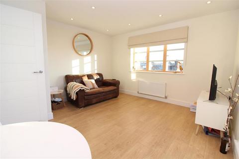 1 bedroom apartment to rent, Montague Close, Hatfield Road, St. Albans