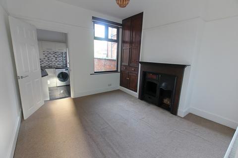 2 bedroom terraced house for sale, Clarendon Park Road, Clarendon Park, Leicester