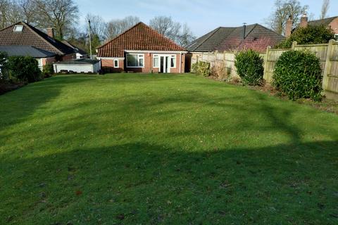 2 bedroom detached bungalow for sale, Kinnersley Avenue, Clough Hall, Kidsgrove