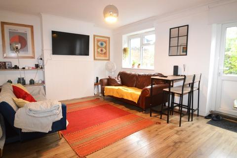 2 bedroom maisonette for sale, Woolwich Church Street, London