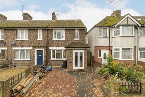 3 bedroom end of terrace house for sale, Priory Road, Hampton TW12