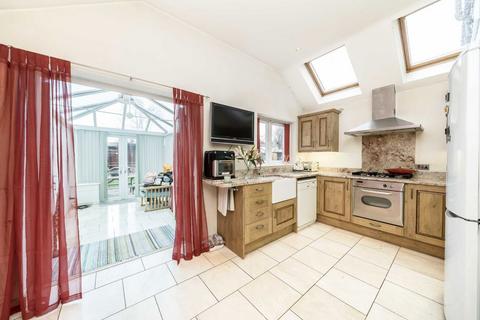 3 bedroom end of terrace house for sale, Priory Road, Hampton TW12