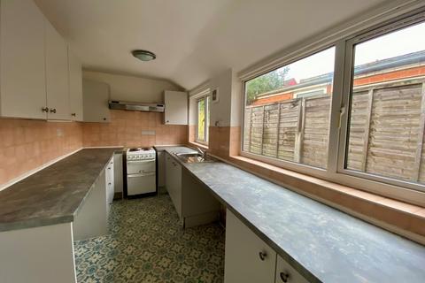 3 bedroom terraced house to rent, Baxter Avenue, Kidderminster