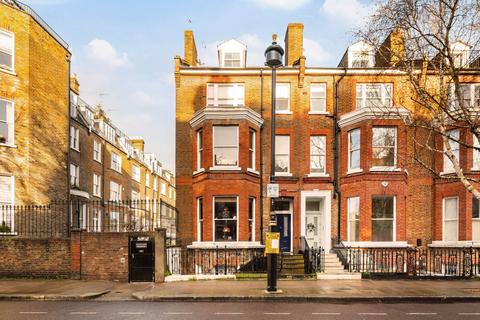 4 bedroom flat for sale, Castellain Road, London