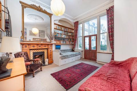 4 bedroom flat for sale, Castellain Road, London