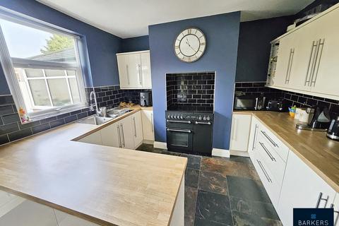 3 bedroom semi-detached house for sale, Ghyllroyd Avenue, Birkenshaw