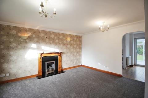 3 bedroom semi-detached house to rent, Benllech Close, Flintshire CH5