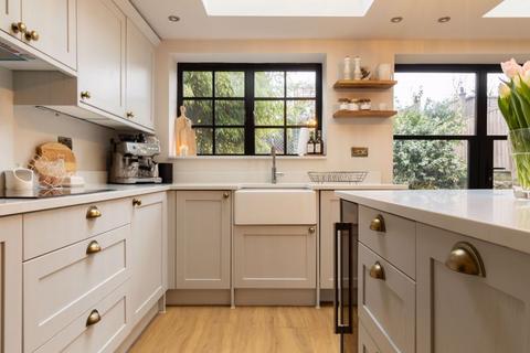 3, Greenview Bletchingley Road, Godstone, RH9 8LL