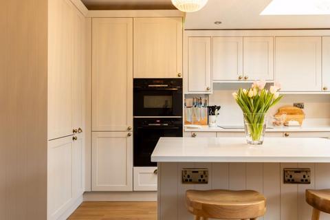 3, Greenview Bletchingley Road, Godstone, RH9 8LL