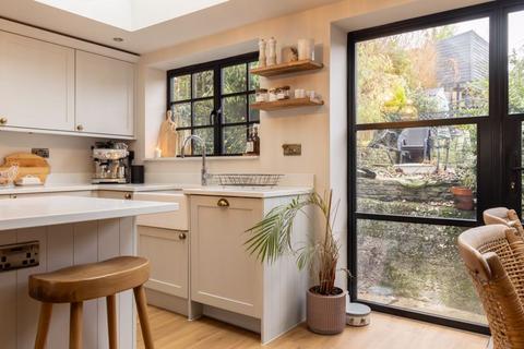 3, Greenview Bletchingley Road, Godstone, RH9 8LL