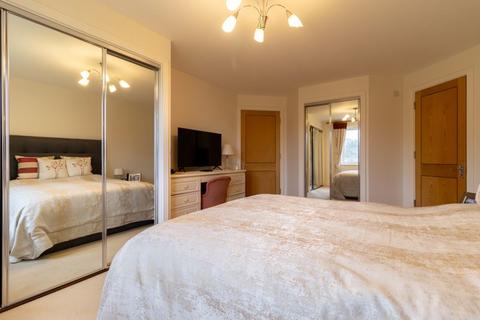 2 bedroom apartment for sale, East Parkside, Warlingham