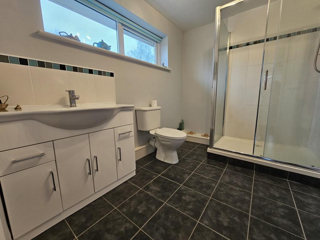 En Suite (Bedroom Two)