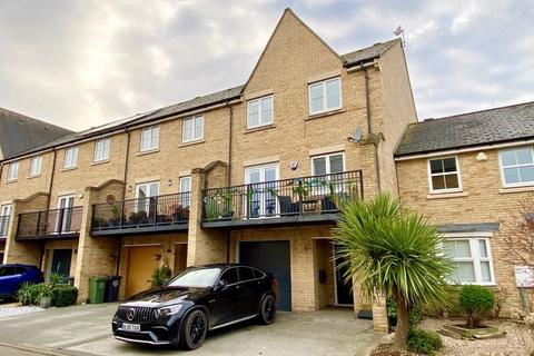 4 bedroom terraced house for sale, Sandringham Drive, Bexley Park