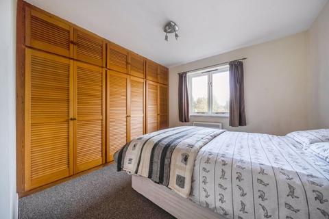 Flat 3, Links Court, 5 Parkview Road, New Eltham, London, SE9 3QP
