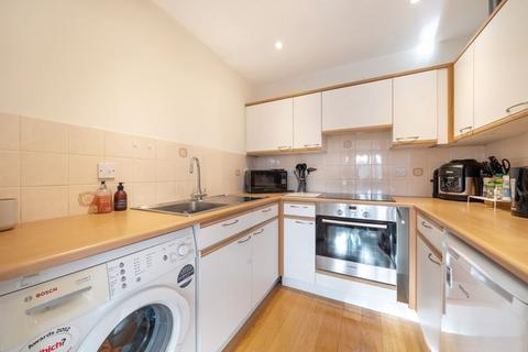 Flat 3, Links Court, 5 Parkview Road, New Eltham, London, SE9 3QP