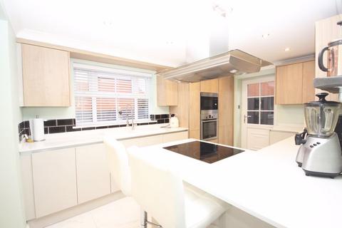 5 Pendeen Close, New Waltham, Grimsby, DN36 4GQ