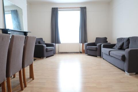 2 bedroom apartment to rent, Camden Road, London N7