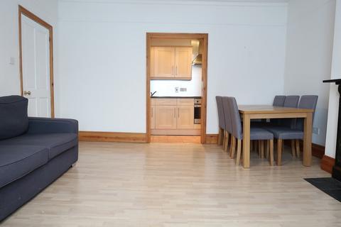 2 bedroom apartment to rent, Camden Road, London N7