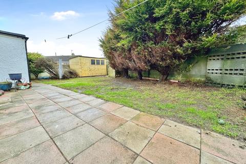 4 bedroom detached bungalow for sale, Cae Rhos, Holyhead