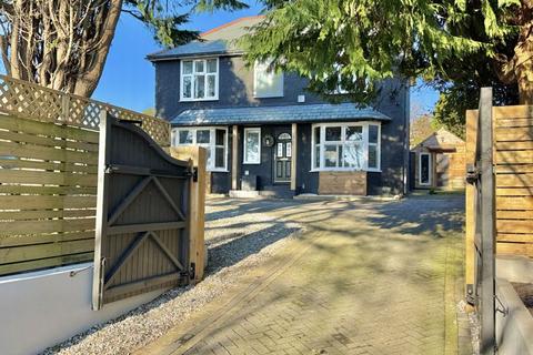 3 bedroom detached house for sale, Tregurra Lane, Truro